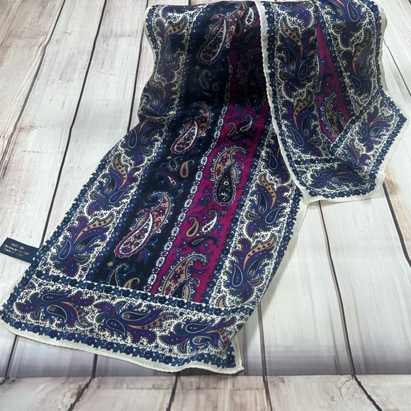 Access Paisley Patterned Scarf. 100% Silk. - Picture 5 of 6